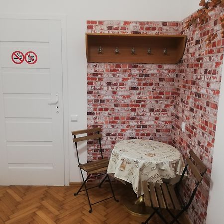 Lorf Hostel&Apartments Краков Экстерьер фото