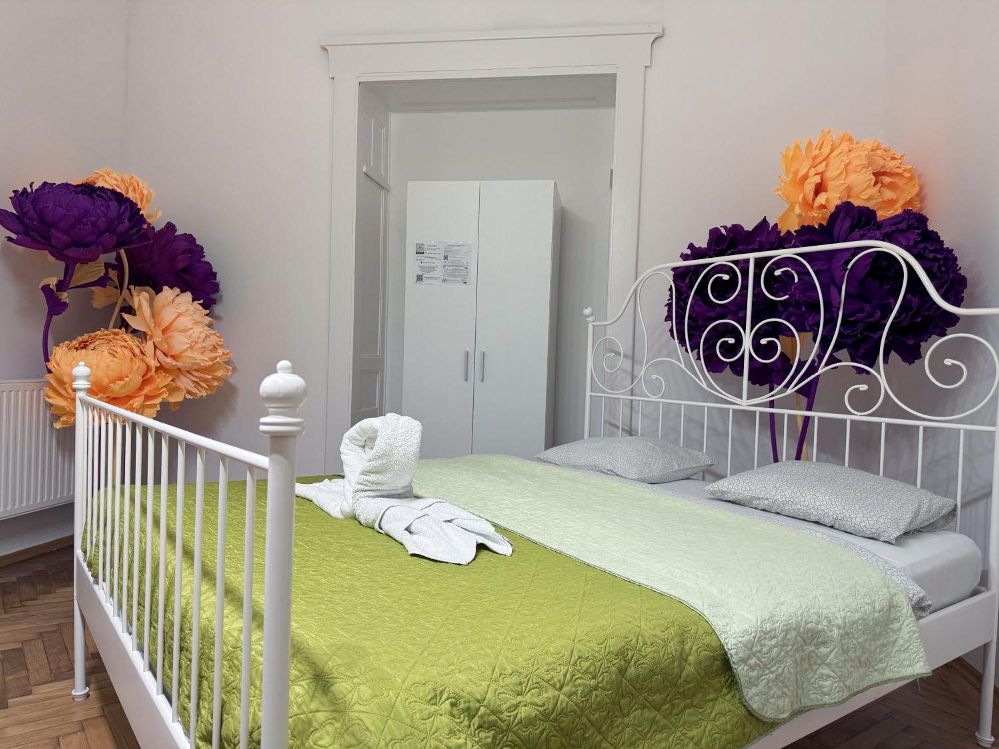 Lorf Hostel&Apartments Краков Экстерьер фото