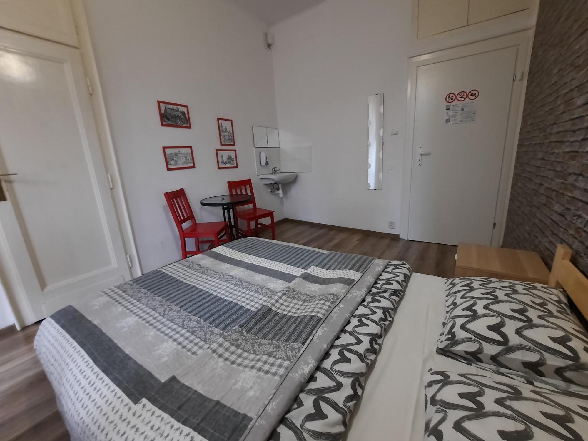 Lorf Hostel&Apartments Краков Экстерьер фото