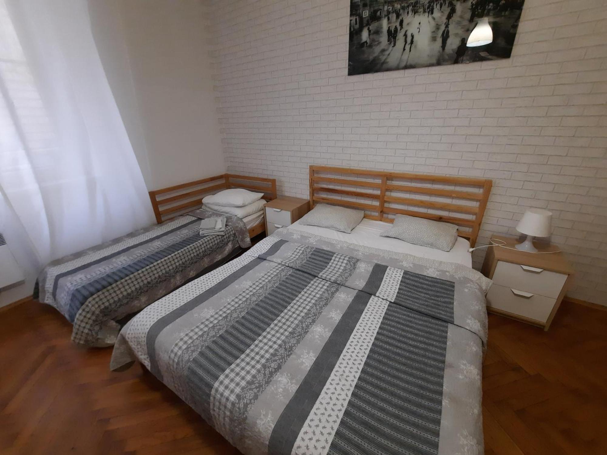 Lorf Hostel&Apartments Краков Экстерьер фото