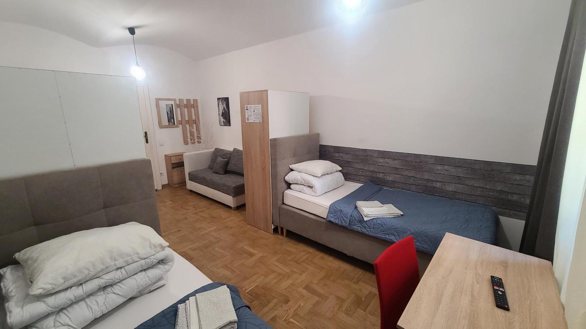 Lorf Hostel&Apartments Краков Экстерьер фото