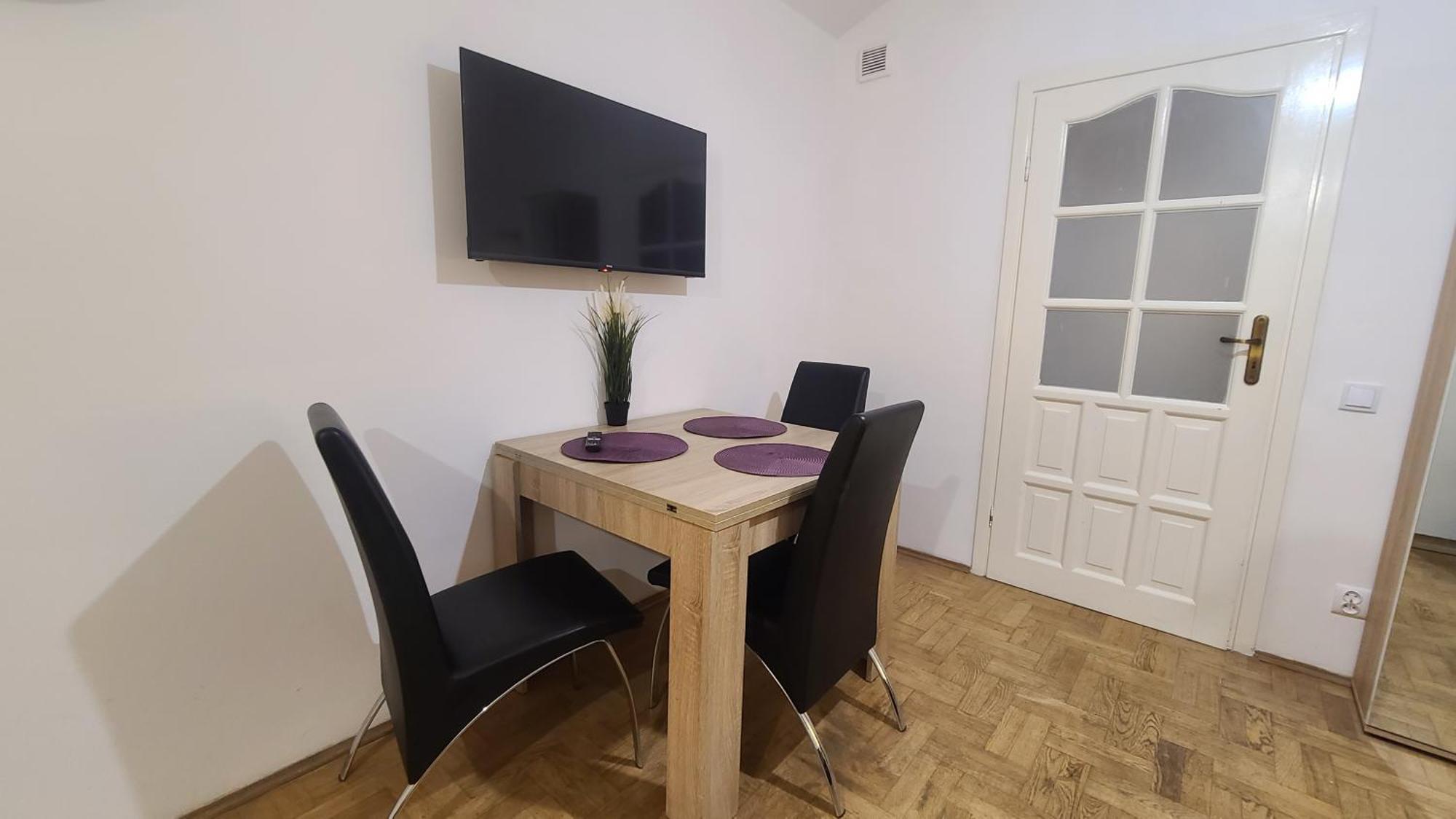 Lorf Hostel&Apartments Краков Экстерьер фото