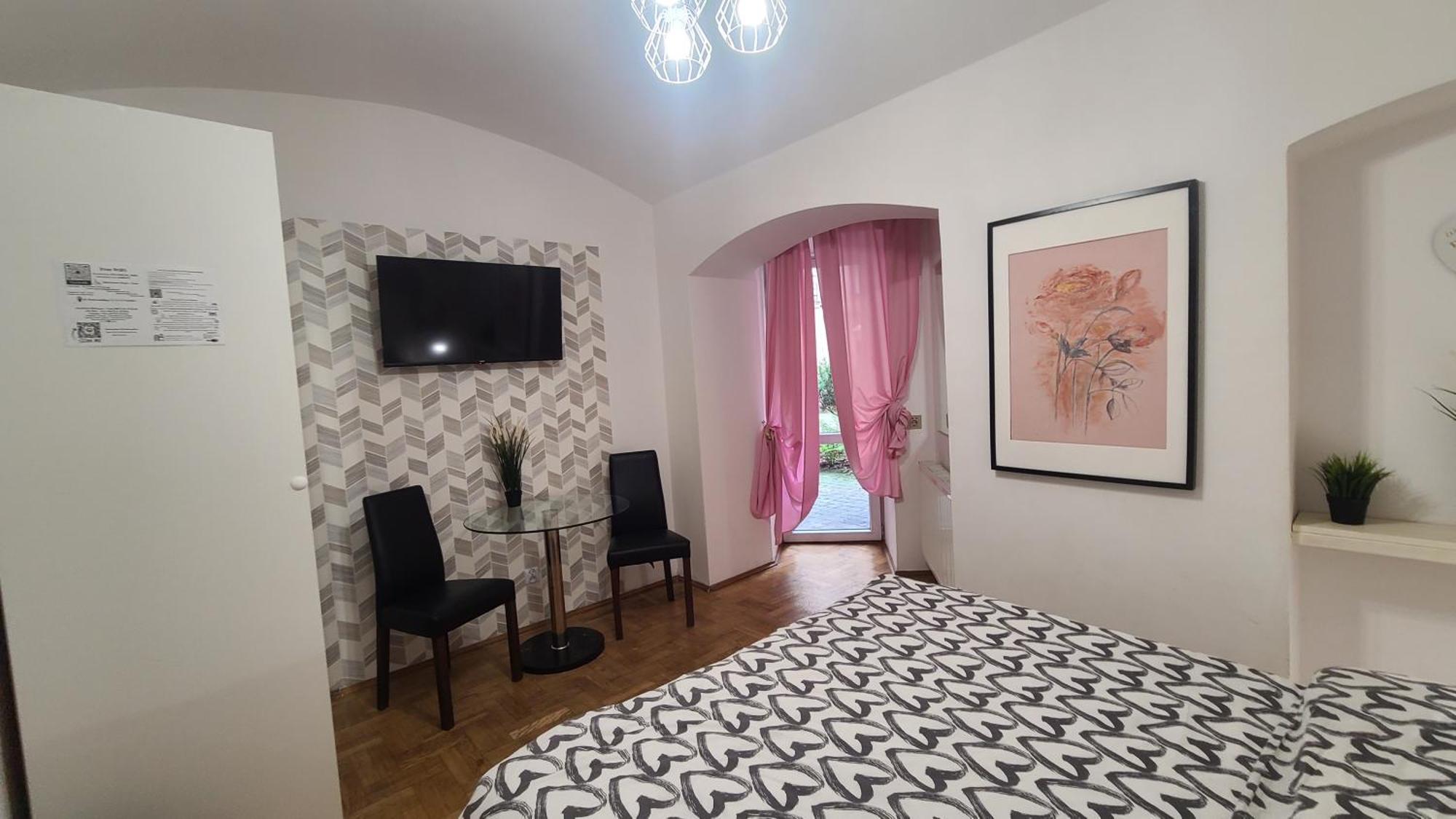 Lorf Hostel&Apartments Краков Экстерьер фото