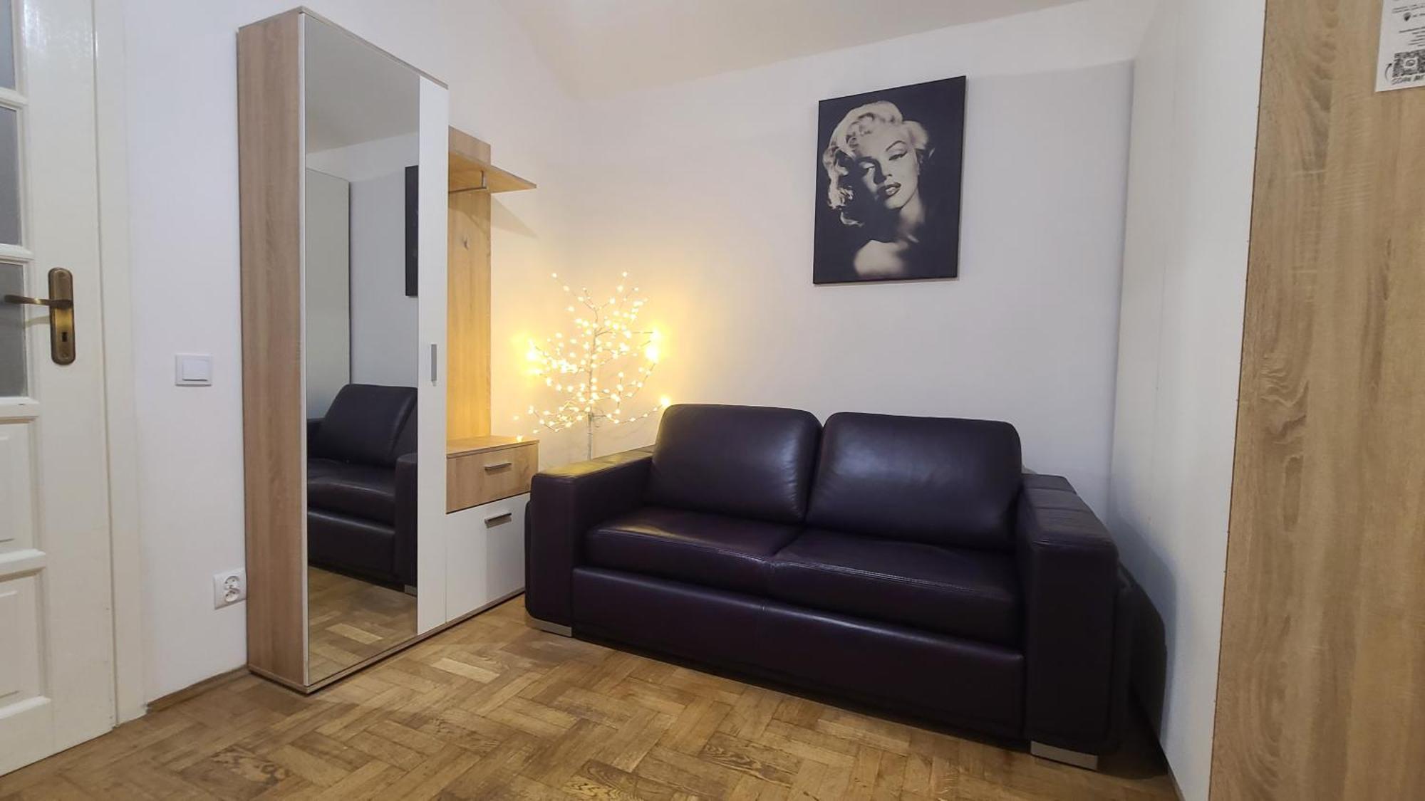 Lorf Hostel&Apartments Краков Экстерьер фото