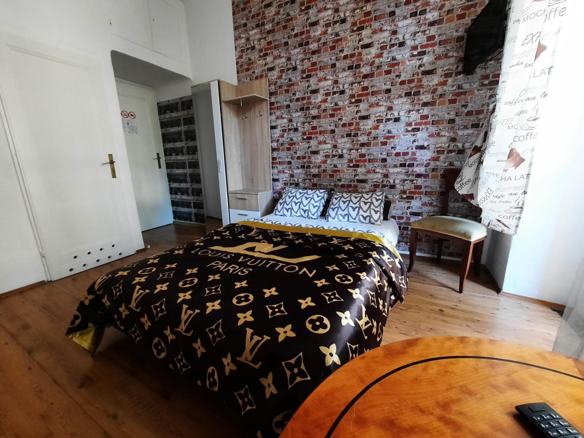 Lorf Hostel&Apartments Краков Экстерьер фото